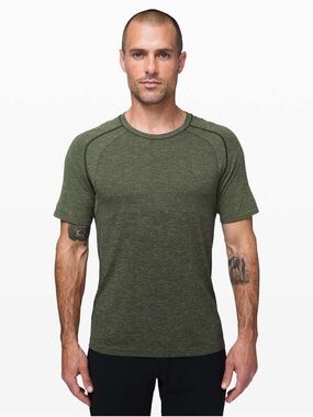 Lululemon T Shirt  XL Metal Vent Tech 2.0 Short Sleeve Crew Tee athletic gym